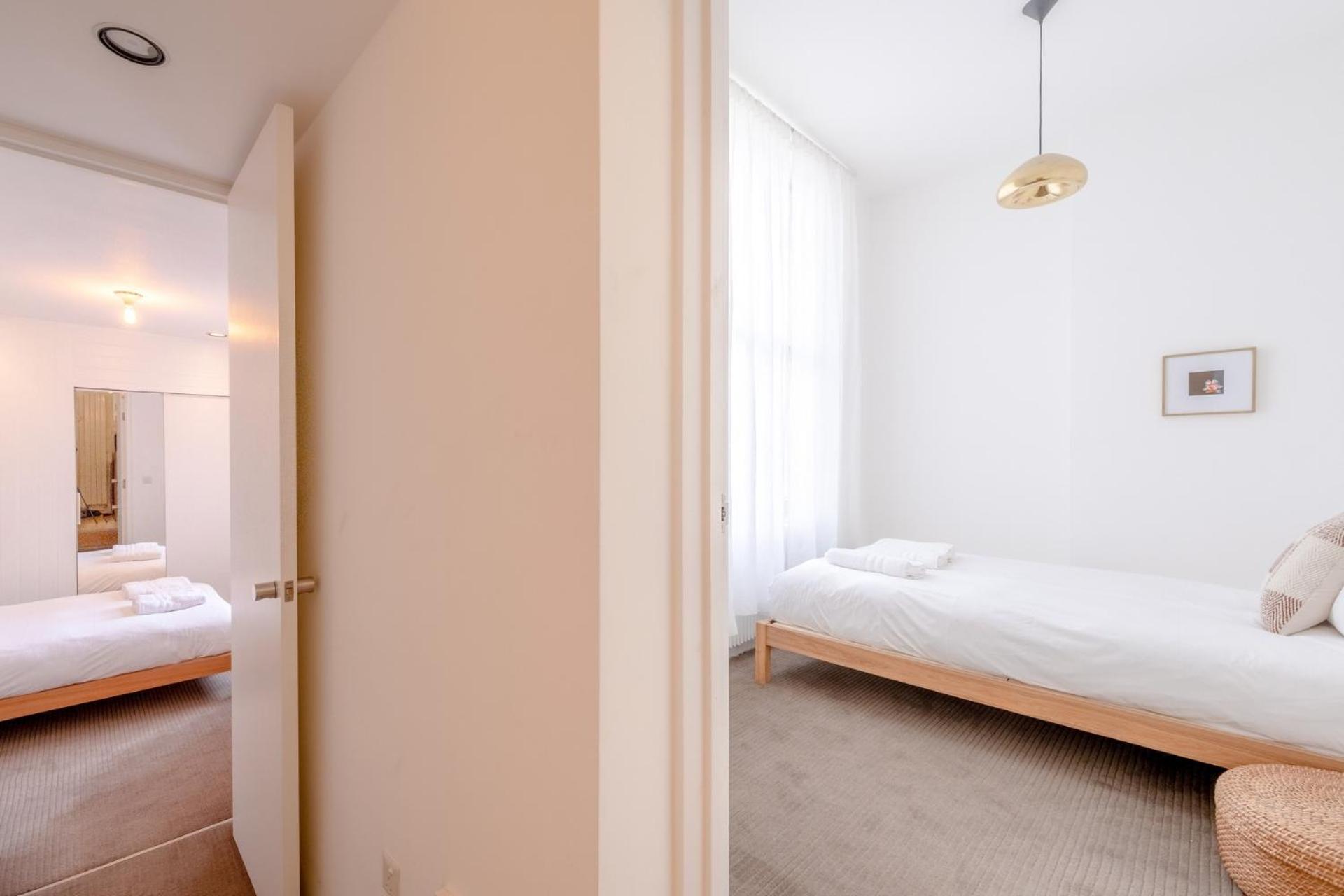 Stylish & Light Victorian 2bd Flat - Holland Park * Londres
