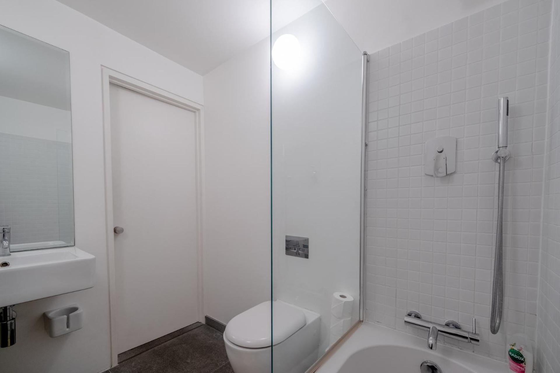 Stylish & Light Victorian 2bd Flat - Holland Park Londres